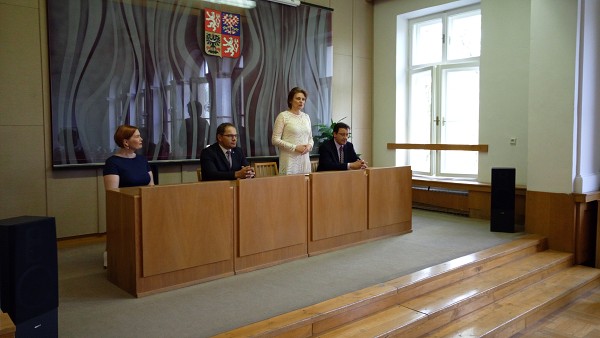 Předávání maturitních vysvědčení