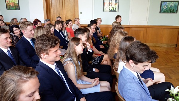 Předávání maturitních vysvědčení