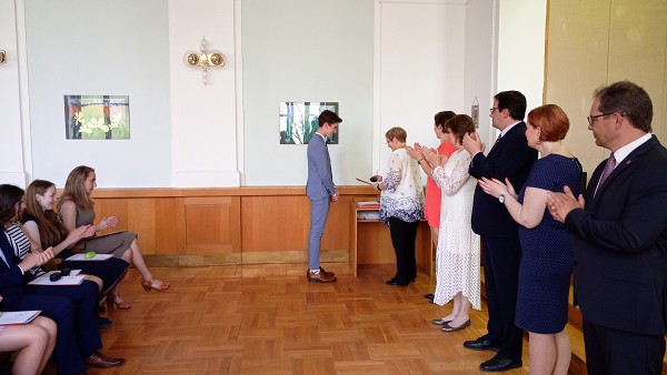 Předávání maturitních vysvědčení