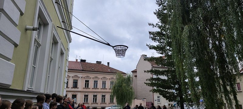 Odhalení basketbalového koše