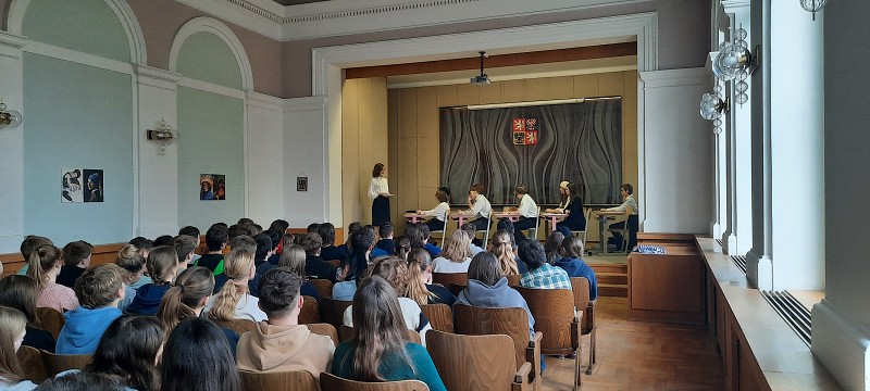 Projektový den k 17. listopadu