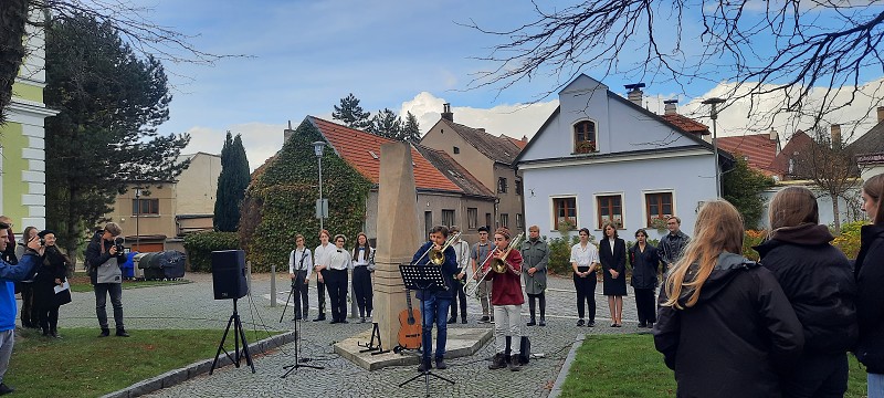 Projektový den k 17. listopadu