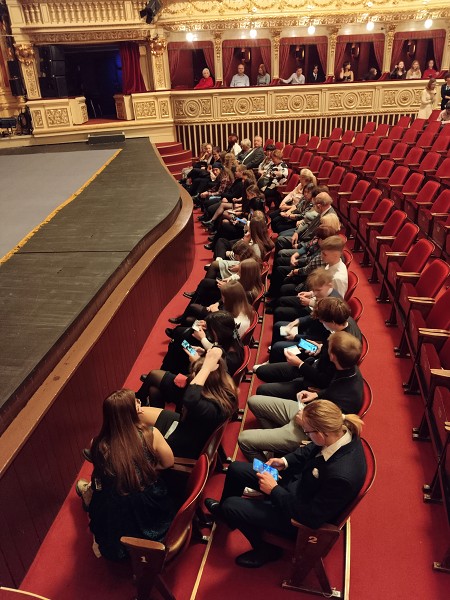 4. B v Mahenově dovadle v Brně