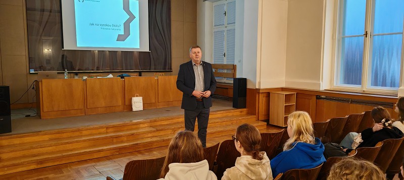 Beseda s prof. Hynkem