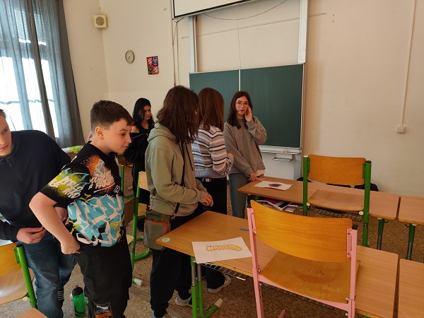 Studenti učí studenty